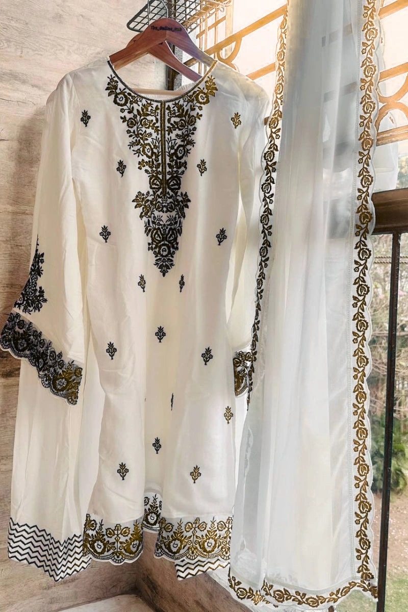 Gulnahar Onyx Garden – Black & Gold Embroidered Luxury 3 Piece Set, Premium Cotton
